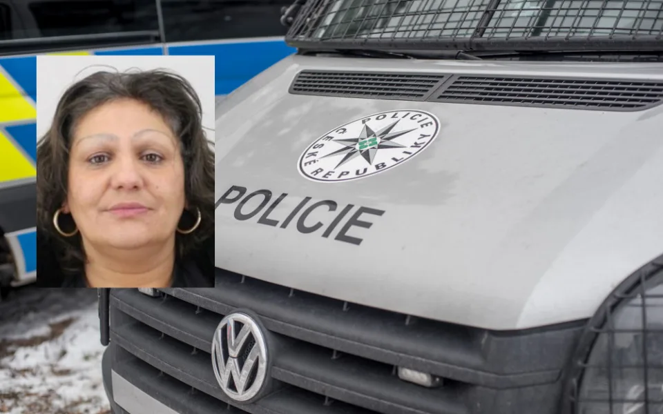 Policie pátrá po třiačtyřicetileté ženě. Je na ní vydán zatykač
