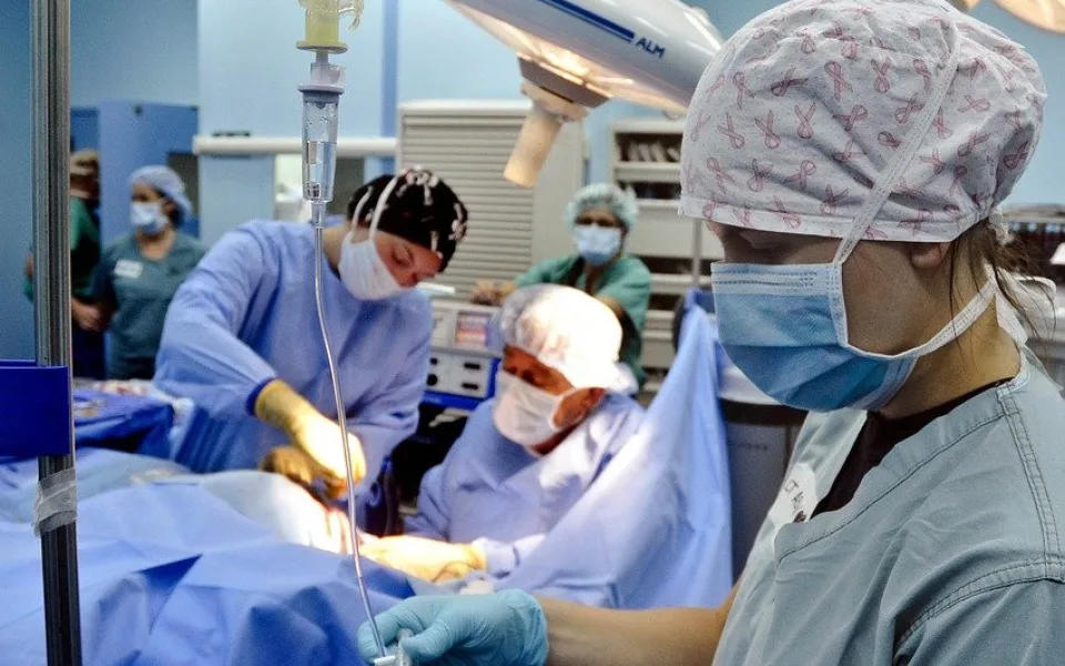 Karlovarský kraj rozdělil na nábor zdravotníků za čtyři roky 30 milionů korun