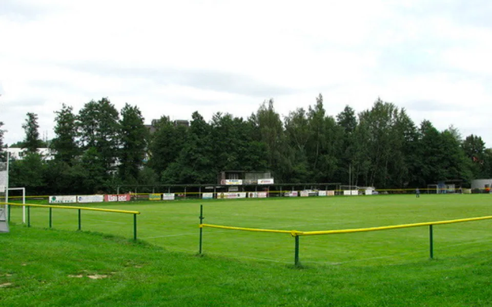 Karlovy Vary chtějí opravit stadion Slavia, letos zatím provizorně