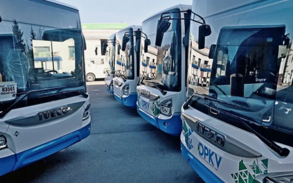 Autobusoví dopravci požádají Karlovarský kraj o zálohu kvůli cenám nafty