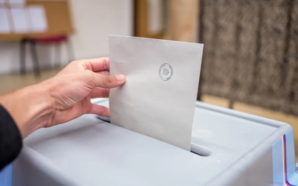 Prezident Zeman vyhlásil termín komunálních a senátních voleb