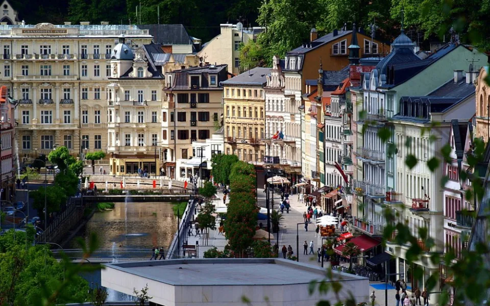 Rozkopané Karlovy Vary. Prosíme obyvatele a návštěvníky o respekt, žádá město