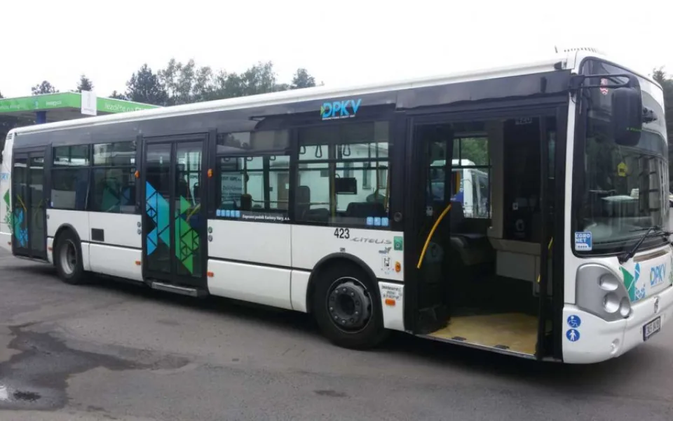Ukrajinci už nebudou jezdit zadarmo MHD, oznámily Karlovy Vary