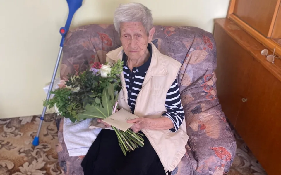 Alžběta Chaloupková z Ostrova oslavila sté narozeniny. V Číně se vyučila kloboučnicí