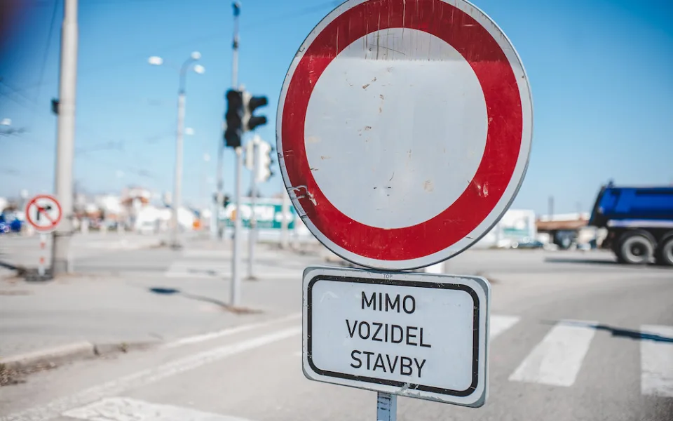 V Karlových Varech začnou tři dopravní stavby, odložené kvůli filmovému festivalu