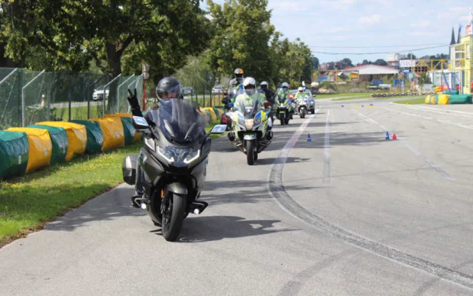 size3-size4-16584085672262-103-policiste-zvou-motocyklisty-na-kurzy-bezpecne-jizdy-pro-motocyklisty