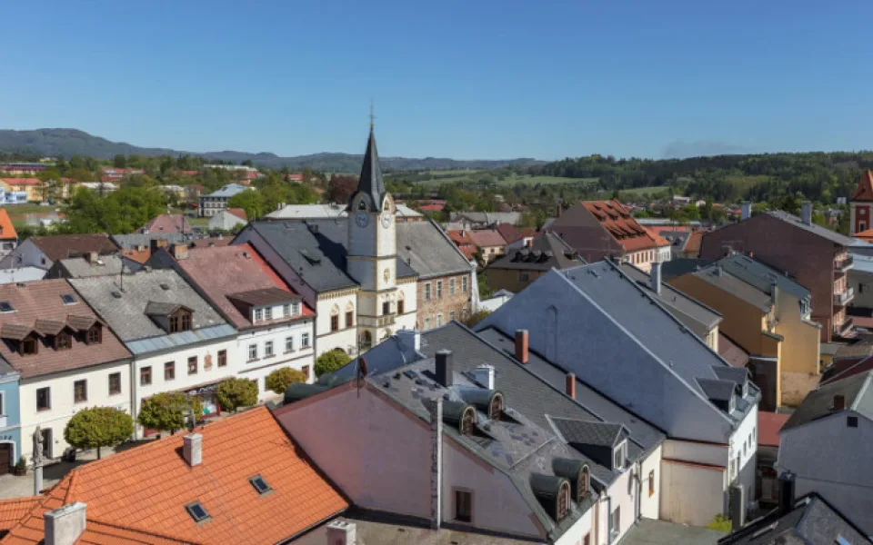 Město Ostrov.