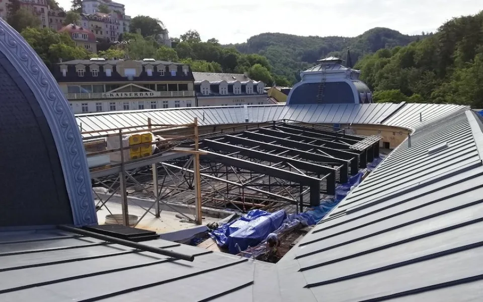 Rekonstrukce Císařských lázní má před sebou poslední půlrok prací