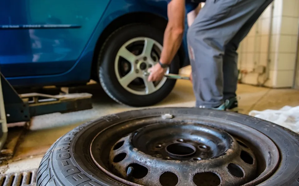 Na zimní pneumatiky zatím přezulo méně řidičů než loni