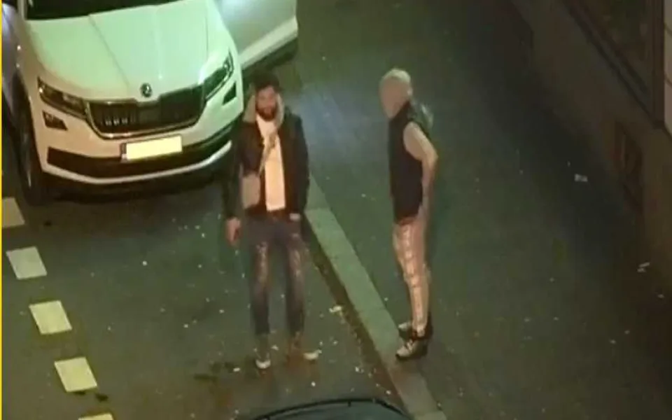 Policisté hledají svědky potyčky v Karlových Varech