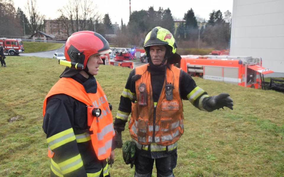 Požár Tesca v Mariánských Lázních vyšetřuje policie. Škoda je dvacet milionů korun