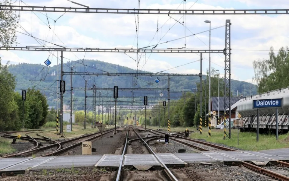 Právníci z Brna se zlobí na karlovarské železničáře. Potrestali je za špatně zadanou zakázku