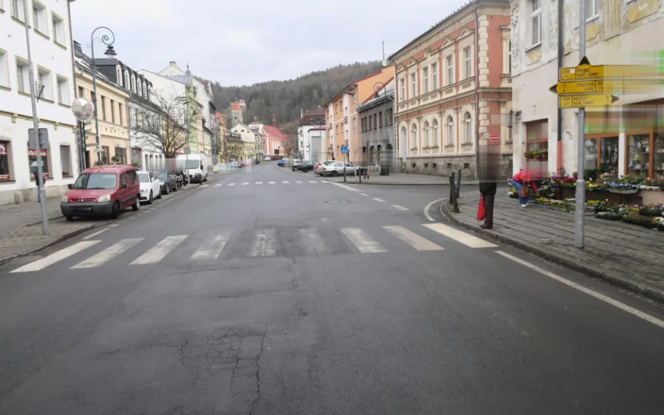 Karlovarští policisté hledají svědky nehody ženy na elektrokoloběžce