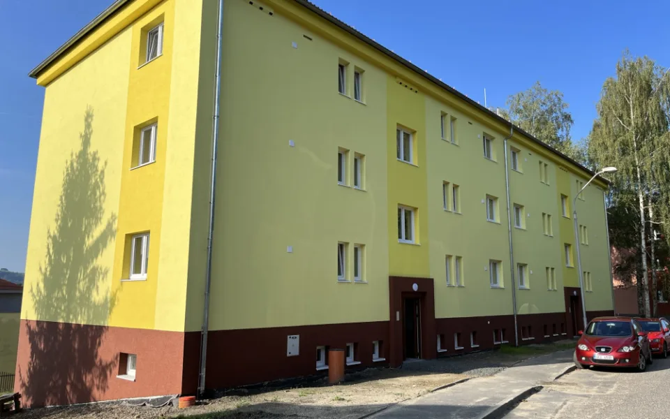 Společnost založená Sokolovskou uhelnou dokončuje opravu bytů u kina Alfa, zájem je o ně velký.