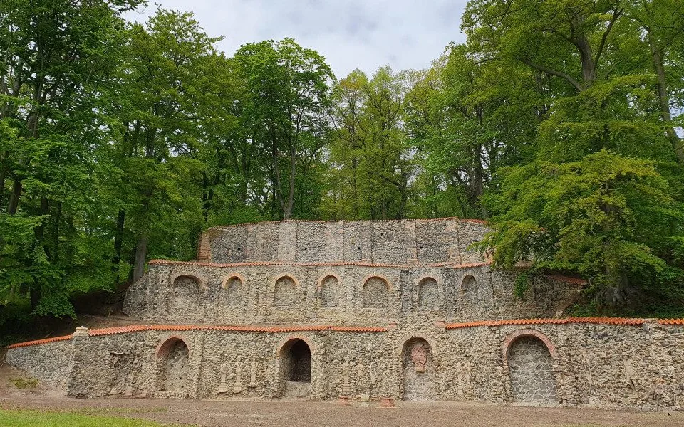 Zámecký park ve Valči zdobí obnovený theatron, poslouží kulturním vystoupením