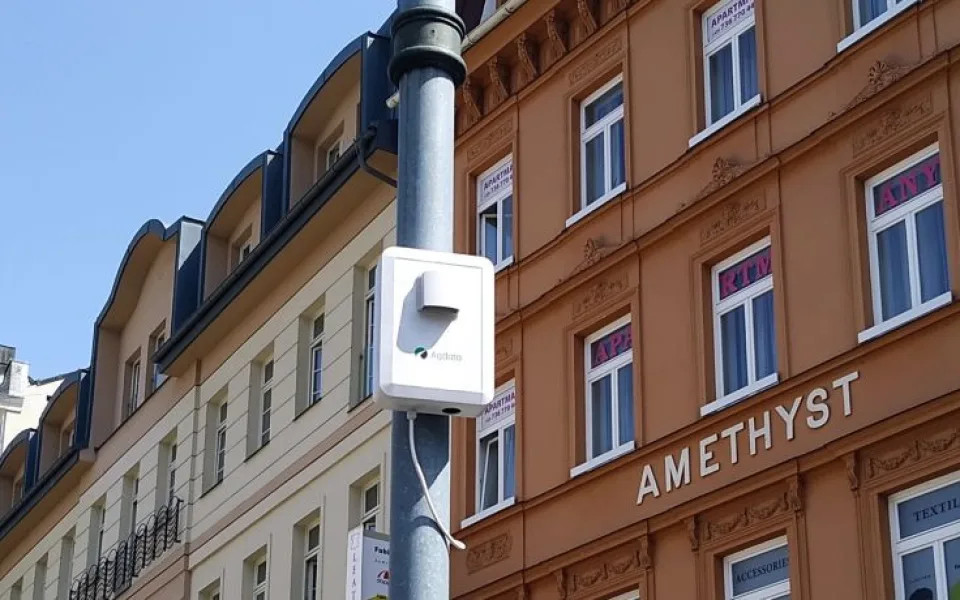 Karlovy Vary chtějí vědět, kolik ve městě léta prachu. Zmonitorují si ovzduší