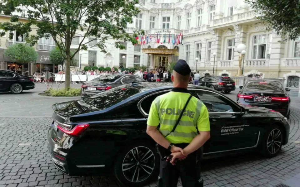 Měli jsme málo práce, těší karlovarské policisty, kteří dohlíží návštěvníky festivalu