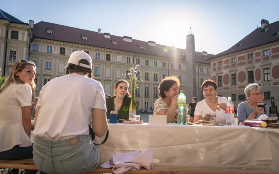 Jedinečná sousedská slavnost u hranic. V Selbu zasednou obyvatelé Česka a Bavorska k dlouhému stolu.