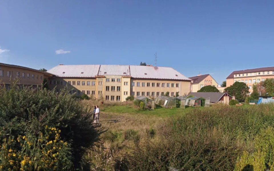 Kraj se chce zbavit bývalého dětského domova v Toužimi. Objekt nabízí k prodeji