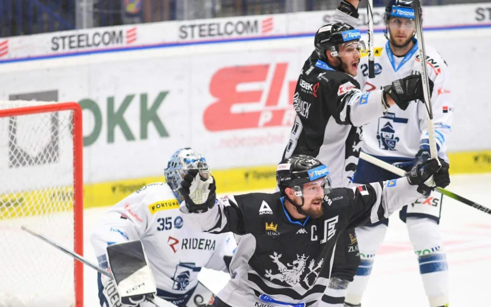 Hokejisté Karlových Varů rozstříleli favorizované Vítkovice 6:2