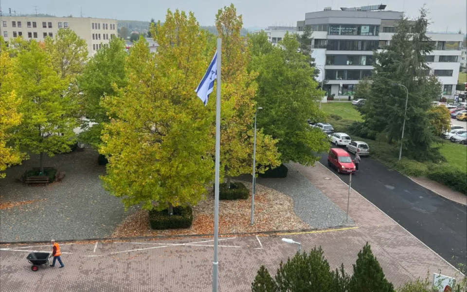 Odsuzuji teroristické útoky palestinského hnutí, vzkázal karlovarský hejtman