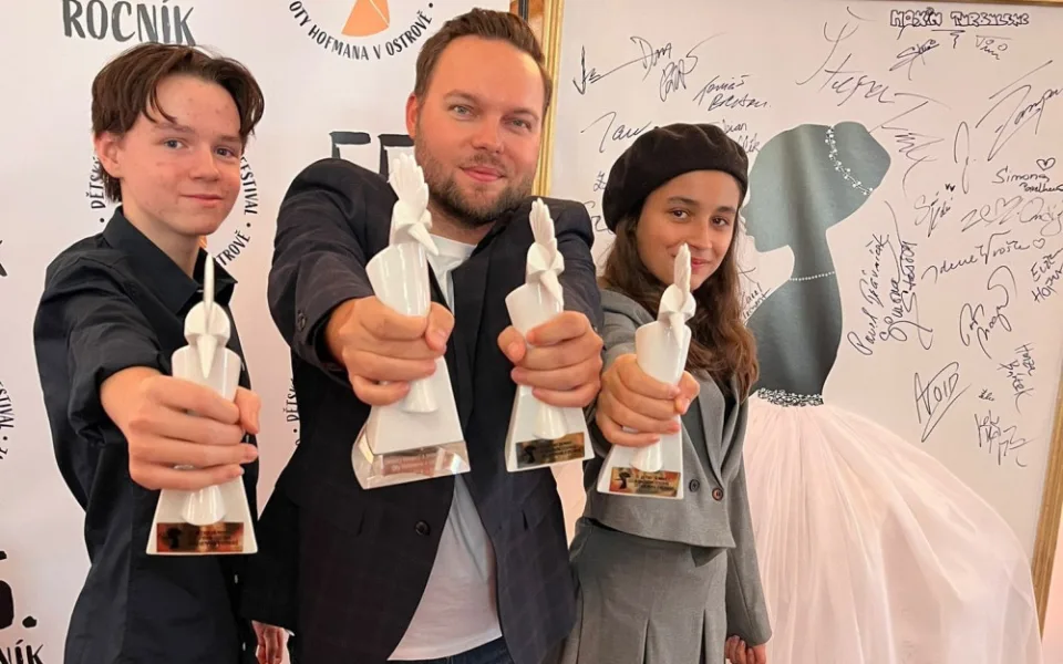 Na festivalu Oty Hofmana v Ostrově uspěly Děti Nagana či #annaismissing