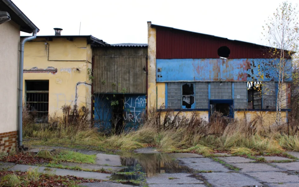 Bývalý areál železničního depa v Sokolově má šanci se stát průmyslovou zónou