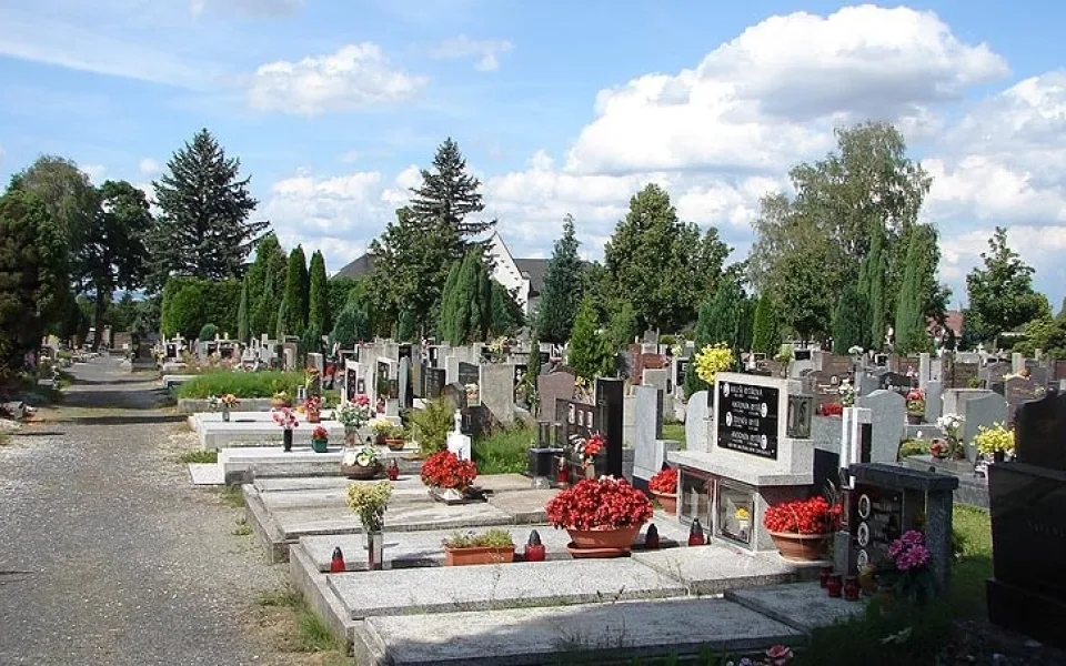 S rozšířením městského hřbitova chce Aš na Chebsku začít v příštím roce.