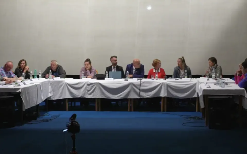 Zastupitelé odvolali vedení Jáchymova, starostou bude Jiří Kaucký.