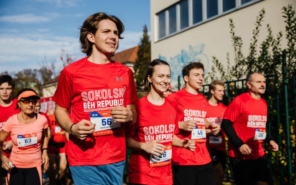 Státní svátek oslavte pohybem na 78 závodech Sokolského běhu republiky