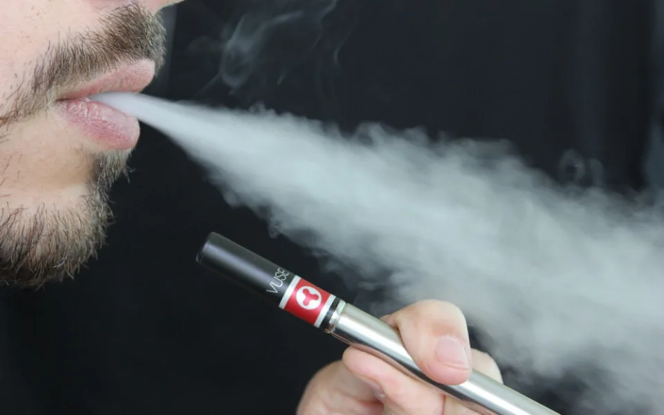 e-cigarette-1301670_1280