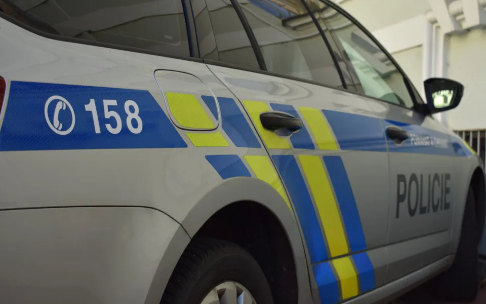 Zastupitelství podalo obžalobu na muže, který odpálil nálož v policejním autě