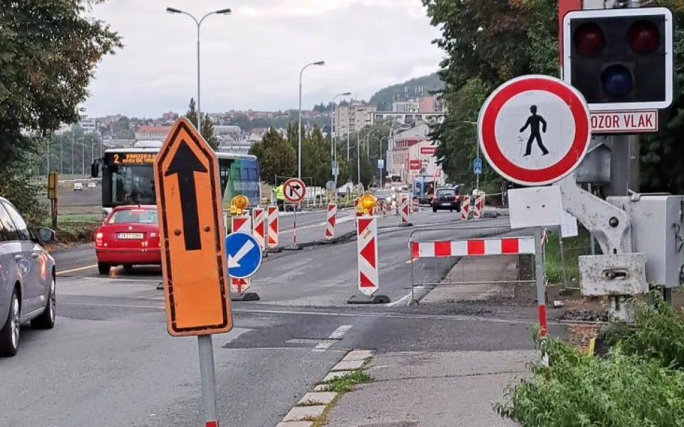 Upozornění pro řidiče. Blíží se dopravní omezení v Karlových Varech