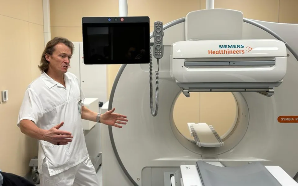Karlovarská nemocnice představila nový diagnostický přístroj, tento model jinde v Česku zatím nenajdete
