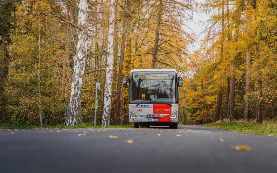 Nová autobusová linka propojí Karlovy Vary s Prahou, zastávky budou v několika menších obcích na trase