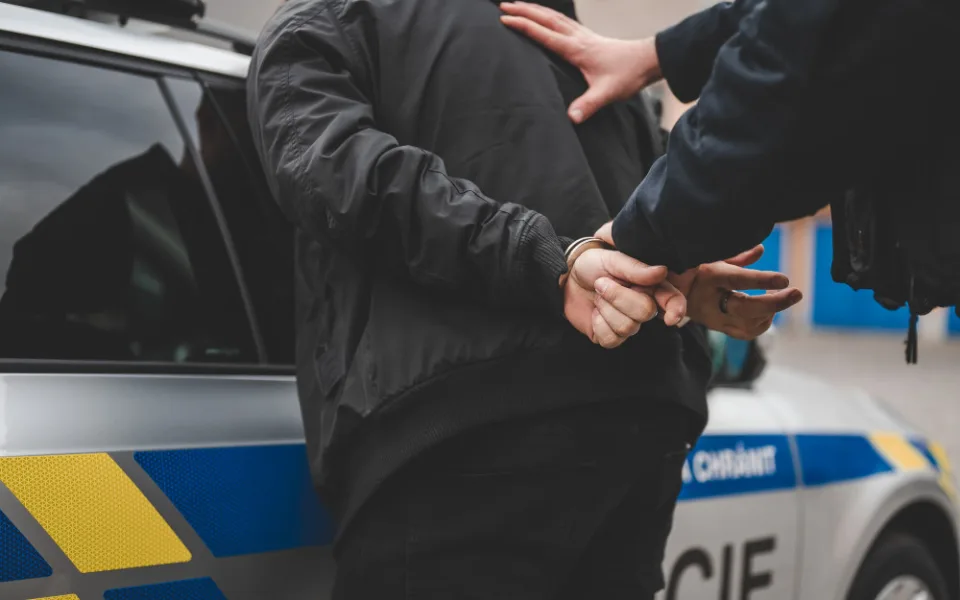 Odvolací soud potvrdil muži 16,5 roku za pokus o vraždu seniora na Chebsku