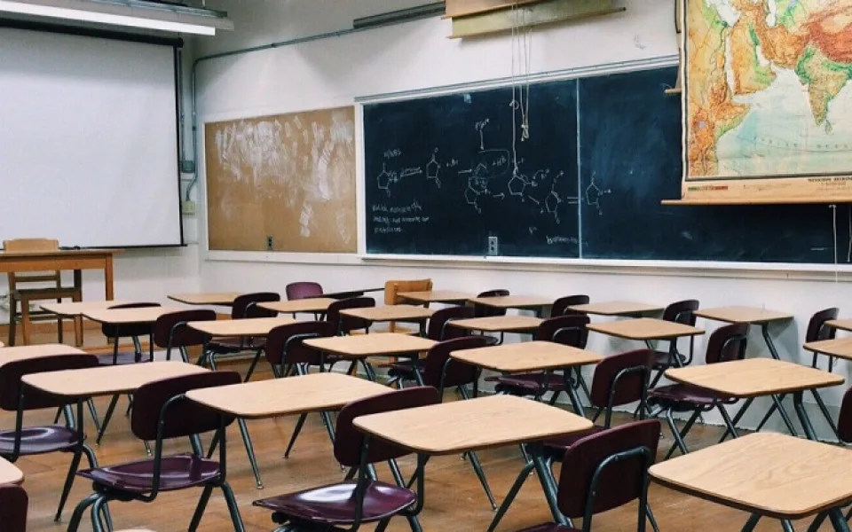 Úspěšnost maturantů mírně vzrostla, problém u studentů nástaveb trvá, tvrdí inspekce