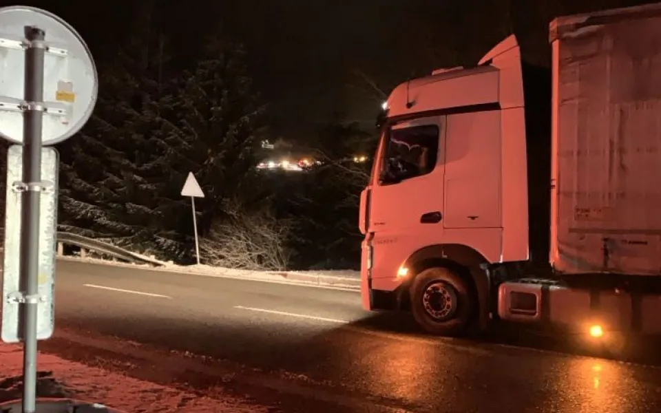 Němečtí zemědělci protestují proti vládním škrtům, blokují i přechody s Českem