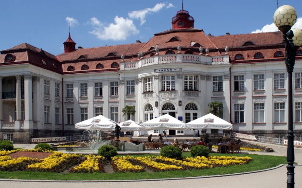 O karlovarské Alžbětiny lázně má kromě Hiltonu zájem i hotel Pupp