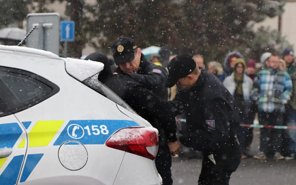 Karlovarský kraj dokončí opravu policejní školy, pak ji předá ministerstvu.
