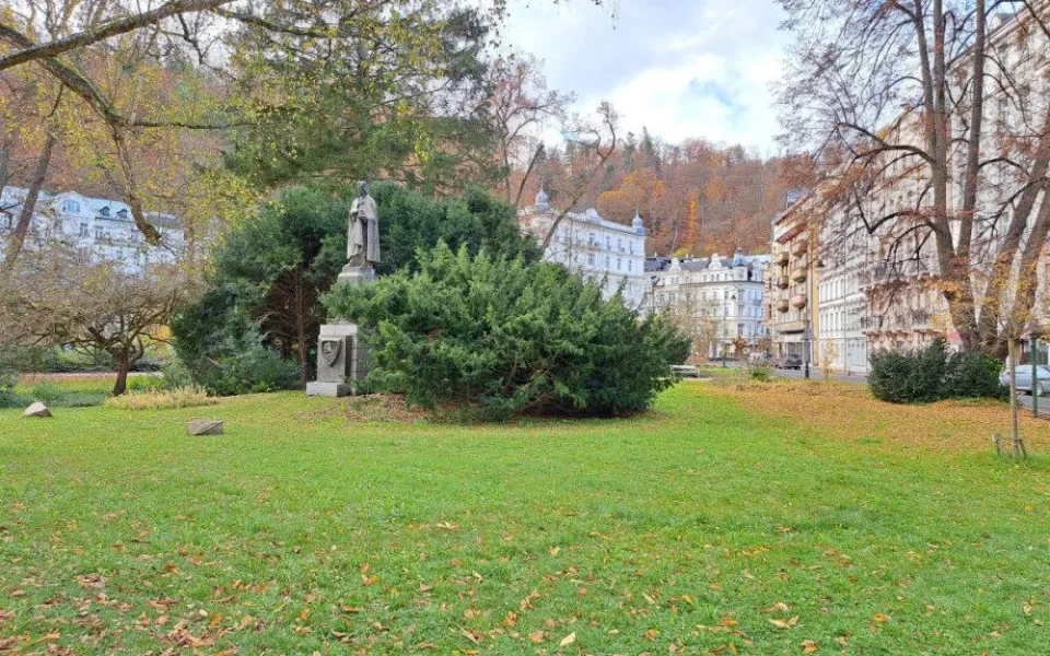 Karlovy Vary upraví Sady Karla IV. u Císařských lázní