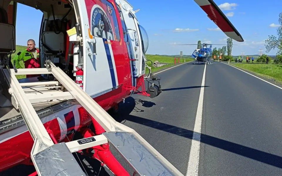 Na místě zasahovaly i dva vrtulníky záchranné služby