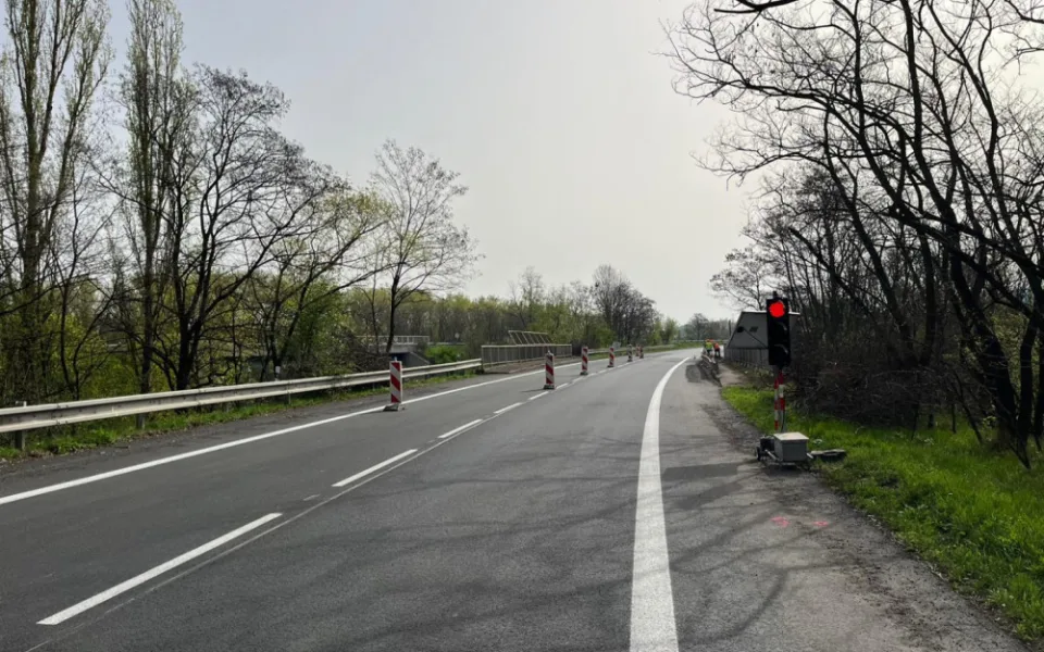 Dopravu mezi Karlovými Vary a Ostrovem omezují silniční práce