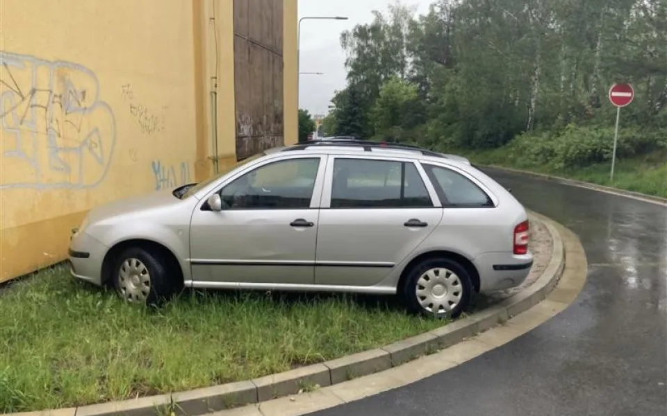 I takto se parkuje v Sokolově