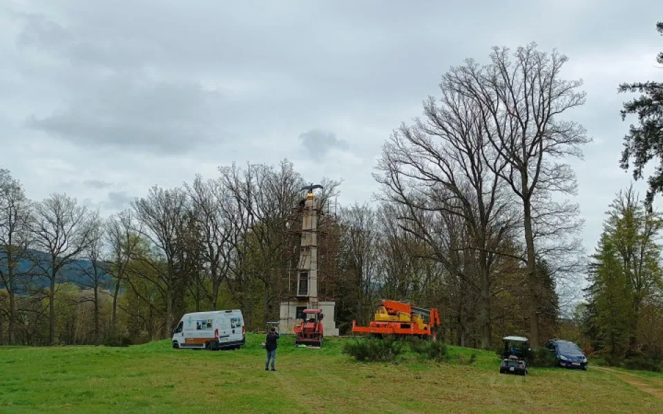 Zrestaurovanou monumentální sochu odhalili na zámku v Kynžvartu na Chebsku