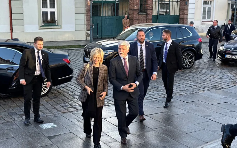 Prezident Petr Pavel na přelomu týdne navštíví Karlovarský kraj, čeká ho několik debat