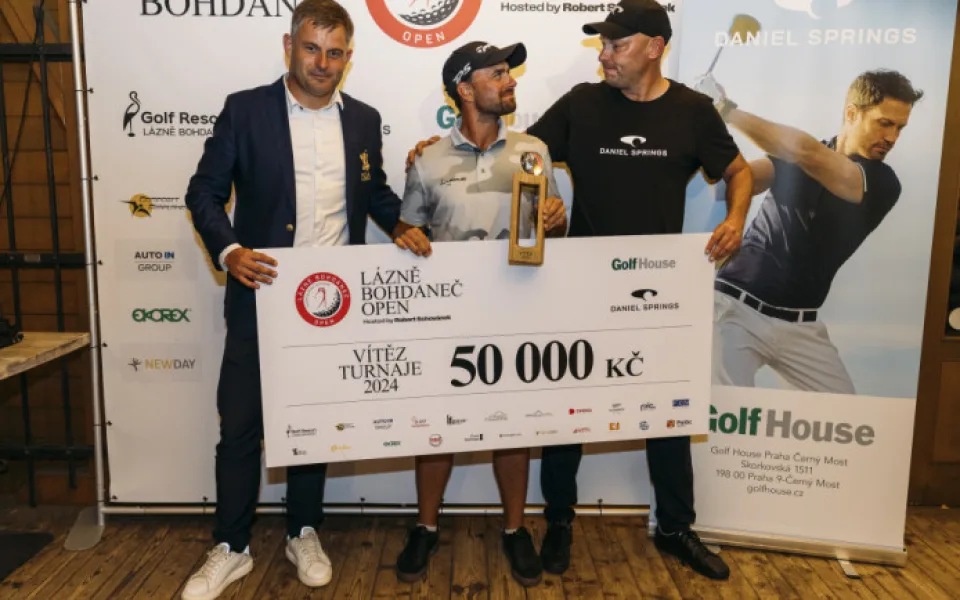 Golfresort Lázně Bohdaneč hostil jeden z nejprestižnějších turnajů v Česku. Doplnila ho show skupiny Queenie
