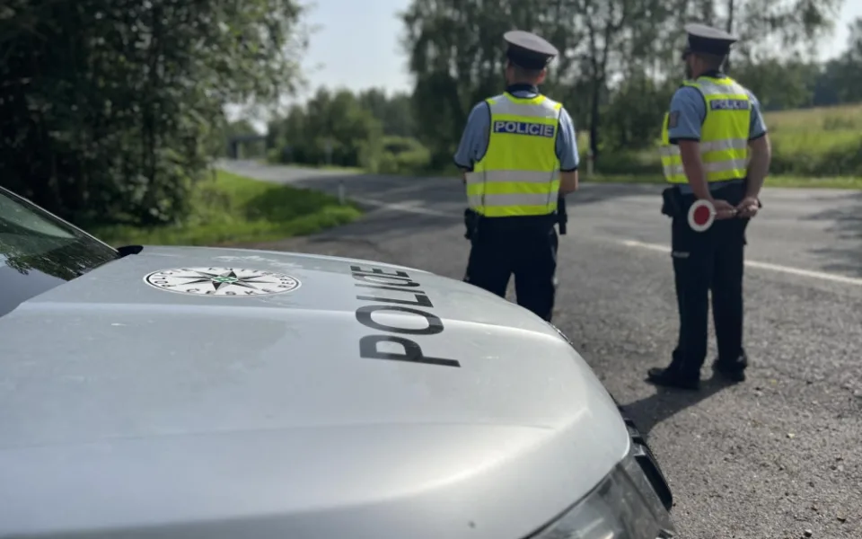 Akce policistů na první prázdninový víkend. V Karlovarském kraji rozdali skoro 250 pokut