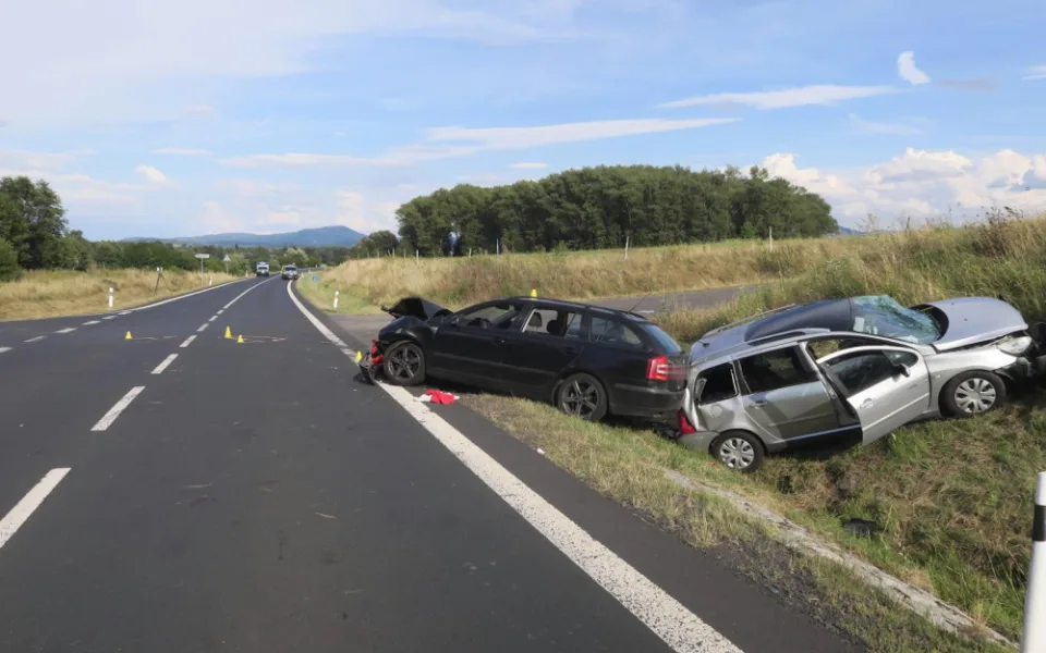 Senior nedal přednost protijedoucímu autu. Nehodu nepřežil