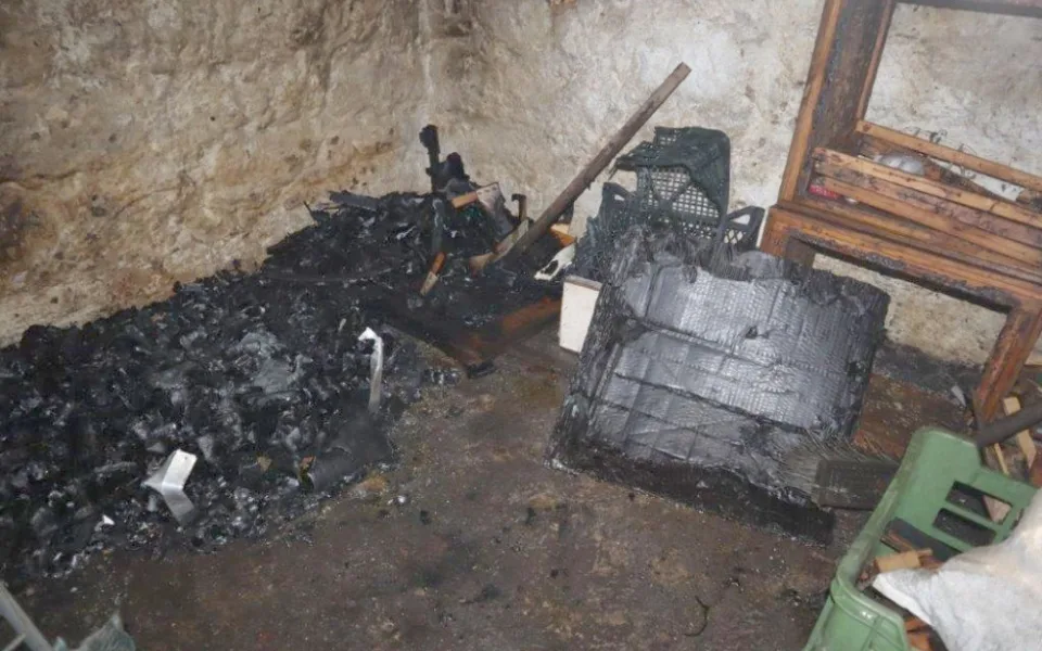 Sprej na hmyz a zapalovač, improvizované plamenomety mají na svědomí už několik požárů
